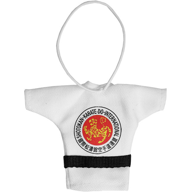 Сзади изображена эмблема "SKIF" (Shotokan Karate International Federation)